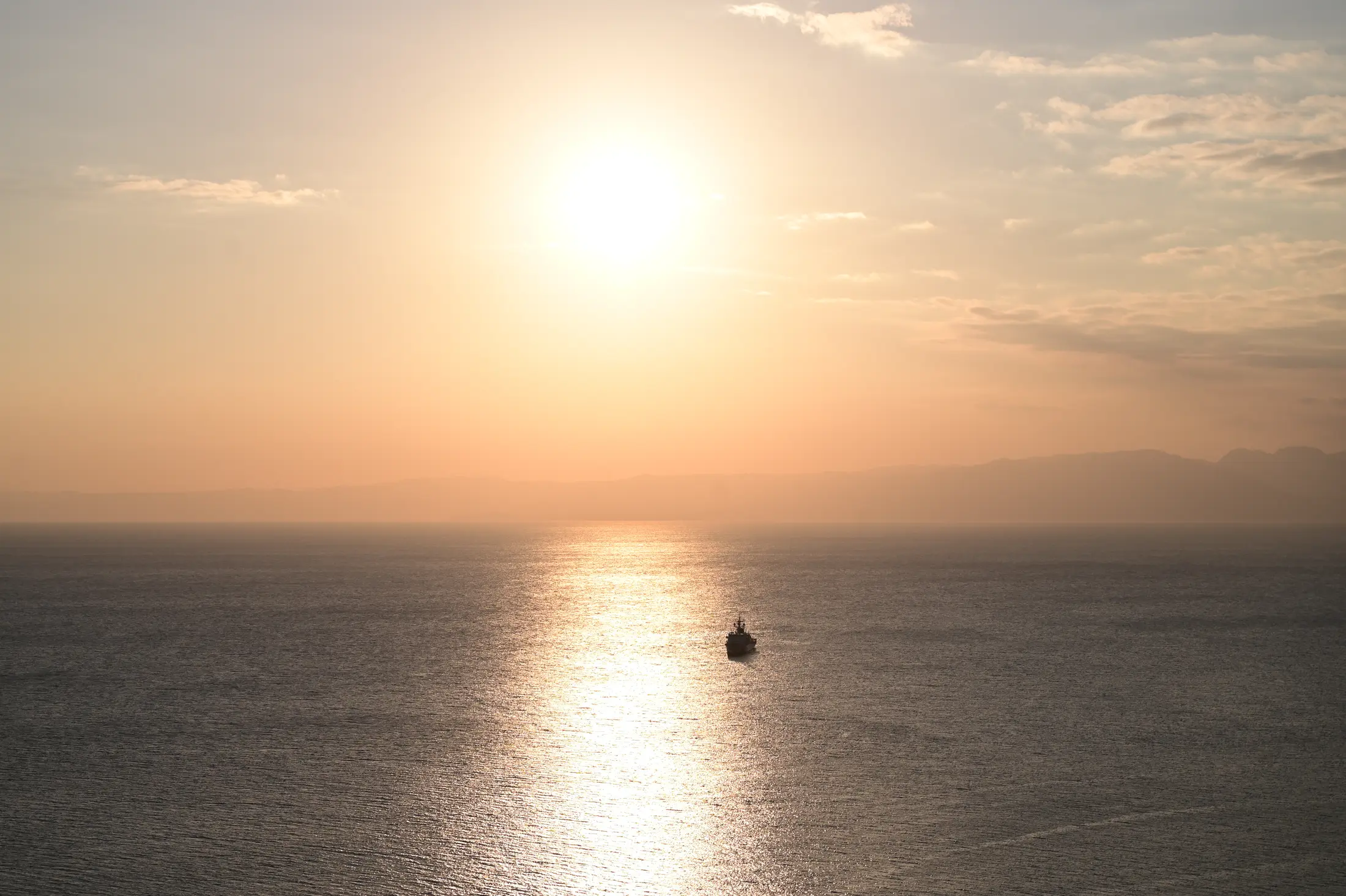 Sunset across the sea, photographed by IDE